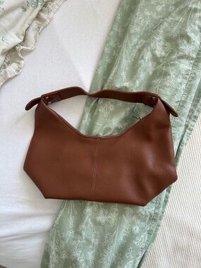 Brown Women’s Leather Shoulder Bag